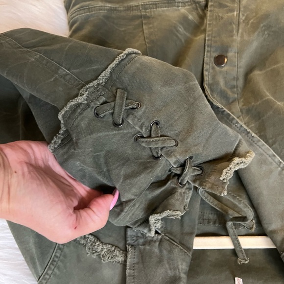 BN Free People Distressed Ruffle Jacket M - Picture 7 of 14